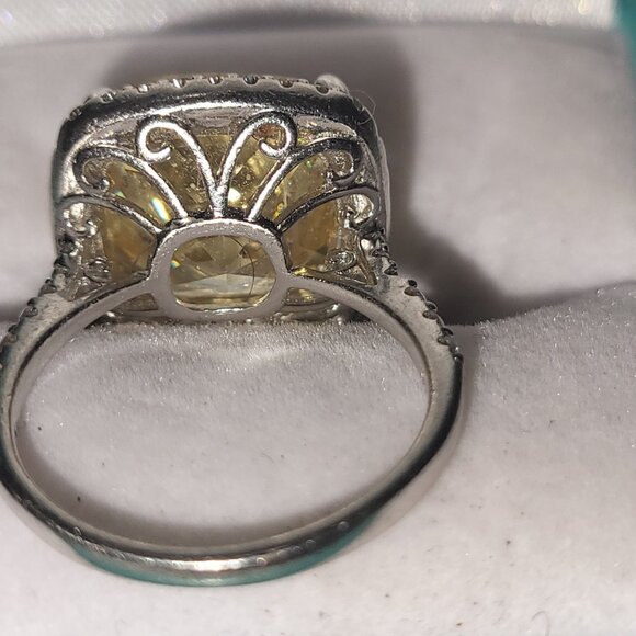 statement Ring with yellow cz set in 925 NWOT!!!!! - Picture 7 of 10